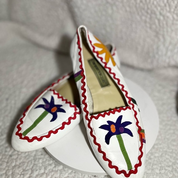 White and Red Moccasin Flats with Tropical Embellishments - Picture 1 of 3